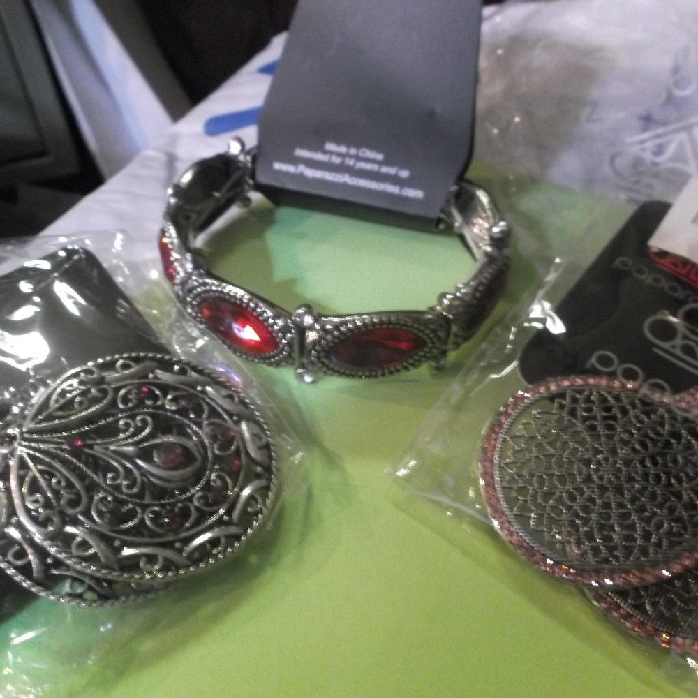 Paparazzi pink Victorian set